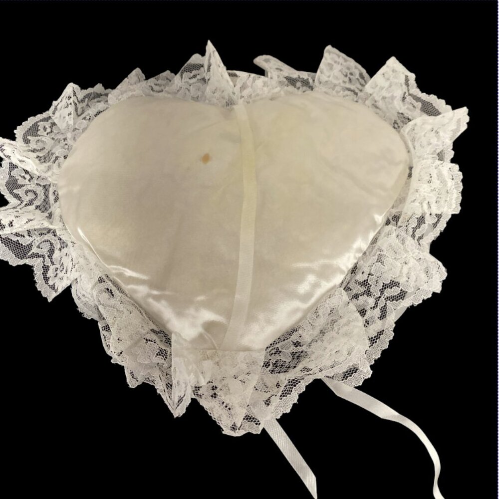 SATIN RING PILLOW -- Vintage 1980, Elastic Hold Strap, Ring Ties, Lace Doily - Picture 10 of 13